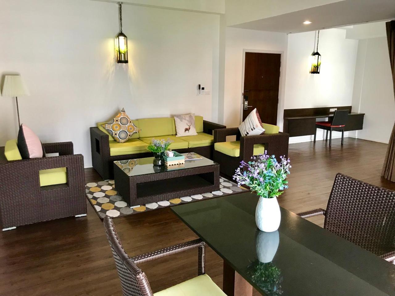 בנגקוק Baan Oliver Srinakarin מראה חיצוני תמונה